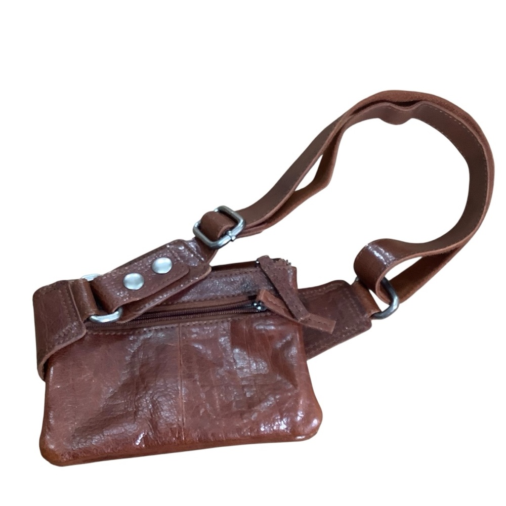 Spikes & Sparrow Brown Leather Hip Bag With Adjustbale Crossbody Snaps - Picture 3 of 12